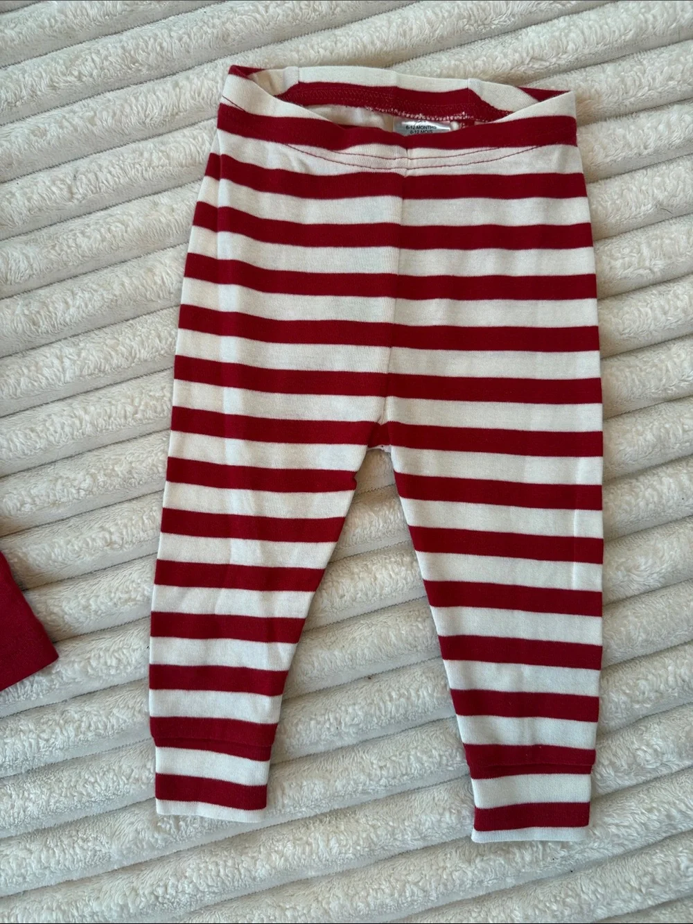 GAP bright red